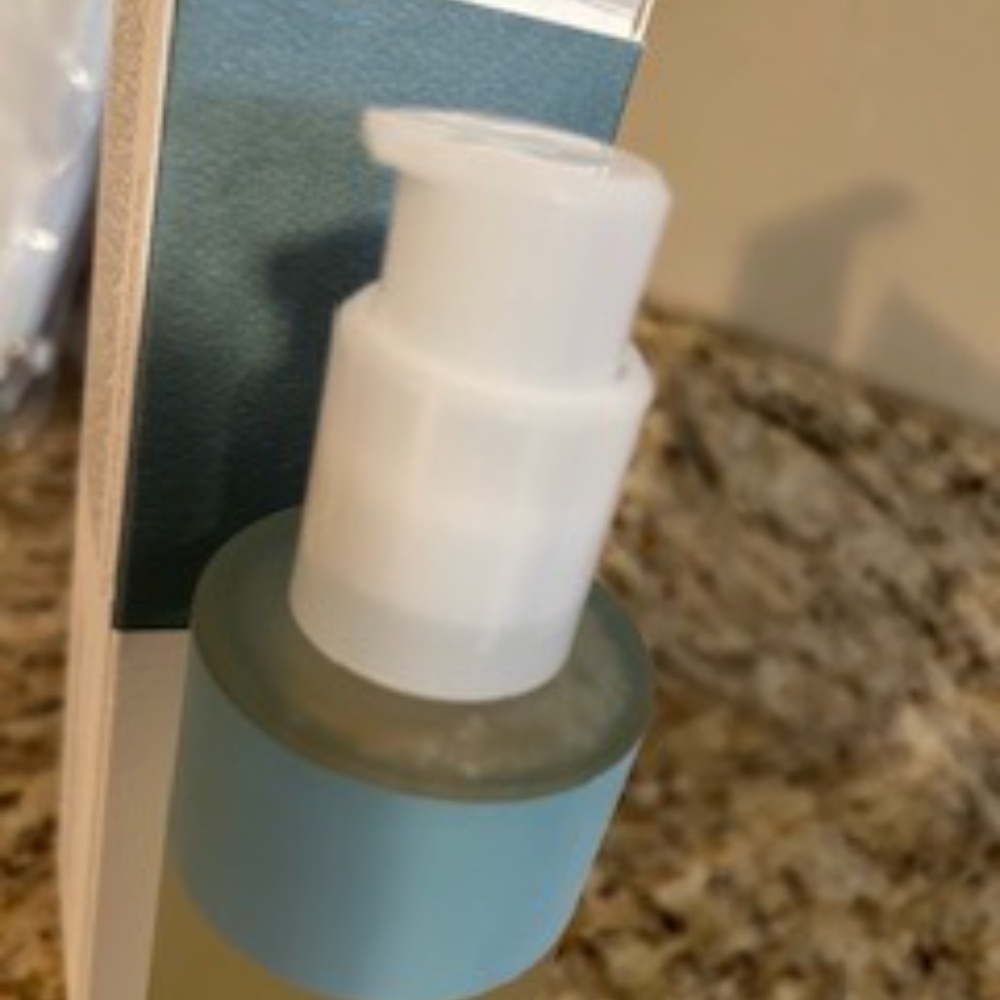 Indie Lee Purifying Face Wash *NEW* - Picture 8 of 9